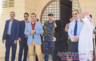 المحافظ بن الوزير يزور هيئة مستشفى شبوة العام ويطلع على التجهيزات الطبية النهائية
