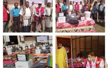 الهلال الأحمر القطري يدشن توزيع 580 سلة مواد إيوائية للأسر النازحة والمتضررة في مديرية قعطبة