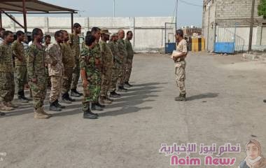 مدير شرطة البريقة يكرم عدد من الأفراد المنضبطين بأعمالهم*