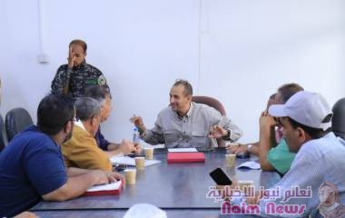 عدن .. لقاء يناقش تعزيز خدمة المياه في المعلا وقيادة المديرية تكرم باخبيره