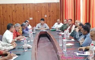 خلال ترأسه الإجتماع الدوري للمكتب التنفيذي بالمديرية.. *مدير عام البريقة يحث مدراء المكاتب على مضاعفة الجهود لتحسين مستوى الخدمات المقدمة للمواطنين*