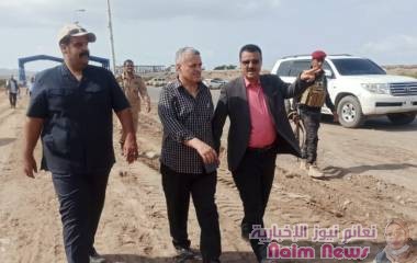 "الداؤودي" و"الصراري" يدشنان مشروع توسعة وسفلتة طريق المنطقة الحرة بالمنصورة*