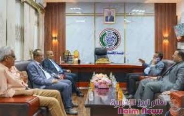 الوزير بن بريك يناقش الوضع المالي للمؤسسة الاقتصادية اليمنية