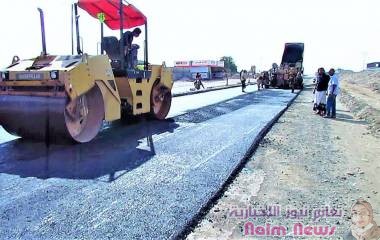 المؤسسة  العامة للطرق والجسور بلحج تدشن انتاج الخلطة الاسفلتية لمشروع الصيانة الروتينية من خلاطة نوبة دكيم التابعة لها