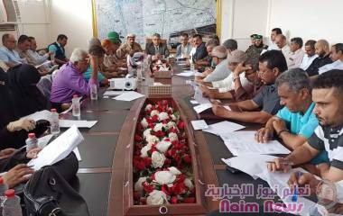 خلال ترأسه اجتماع للمكتب التنفيذي بالمديرية.. نائب محافظ عدن يكرم عدد من مدراء المكاتب التنفيذية والقيادات الأمنية والمجلس الإنتقالي واللجان المجتمعية بالمنصورة