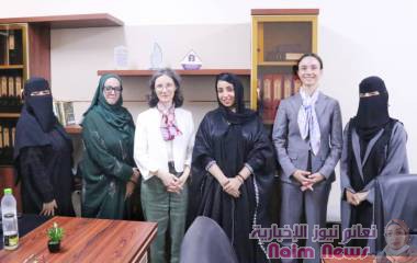 سفيرة فرنسا لدى اليمن تزور مؤسسة أجنحة السلام بعدن وتبحث تمكين النساء والشباب