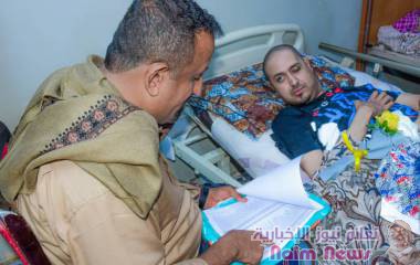 الوكيل النوبة يتفقد الجرحى والمقعدين خلال زيارته العيدية لهم في منازلهم بعدن
