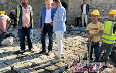رئيس مجلس إدارة إقليم اليمن يتفقد أعمال صيانة طريق الأعروق – حيفان